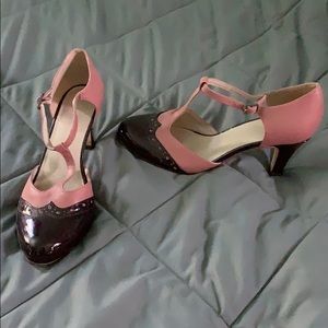 Chelsea Crew sz 10 pink and burgundy t-strap heel